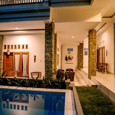 The Puncak Santhi Inn Batununggul Exteriér fotografie