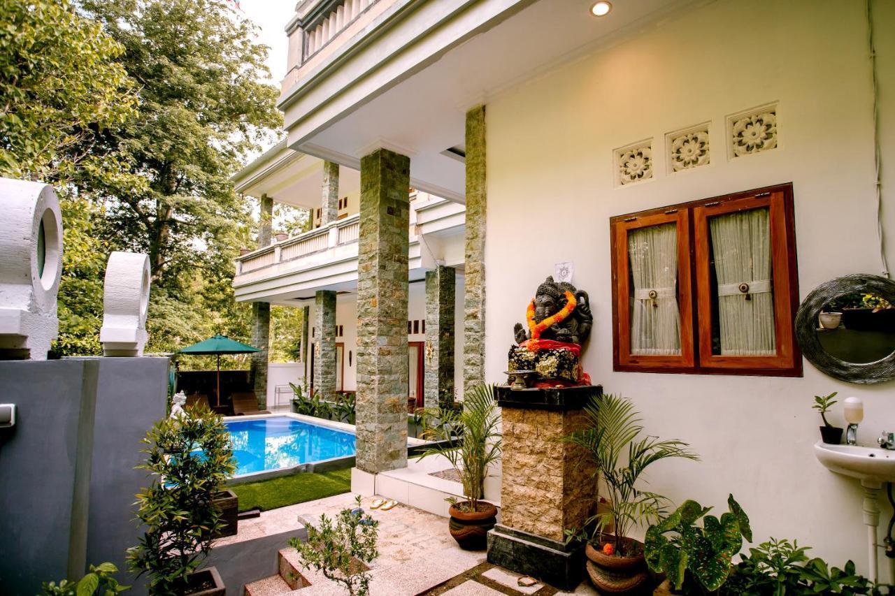 The Puncak Santhi Inn Batununggul Exteriér fotografie