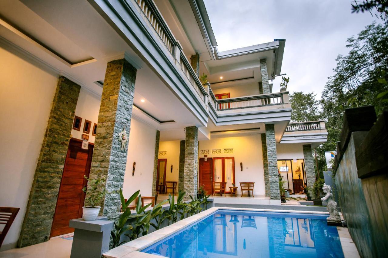 The Puncak Santhi Inn Batununggul Exteriér fotografie